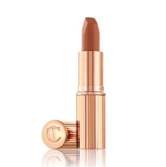 BATOM CATWALKING CHARLOTTE TILBURY