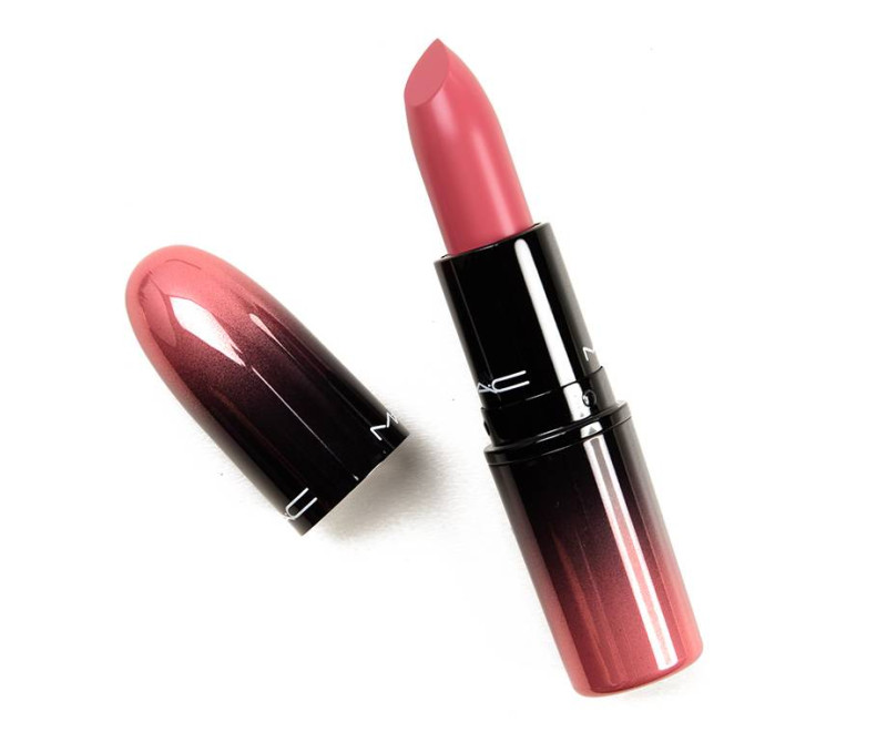 BATOM MAC - LOVE ME LIPSTICK UNDER THE COVERS BATOM MAC - LOVE ME LIPSTICK UNDER THE COVERS